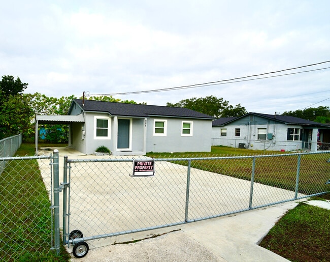 property at 885 Ruby Ave