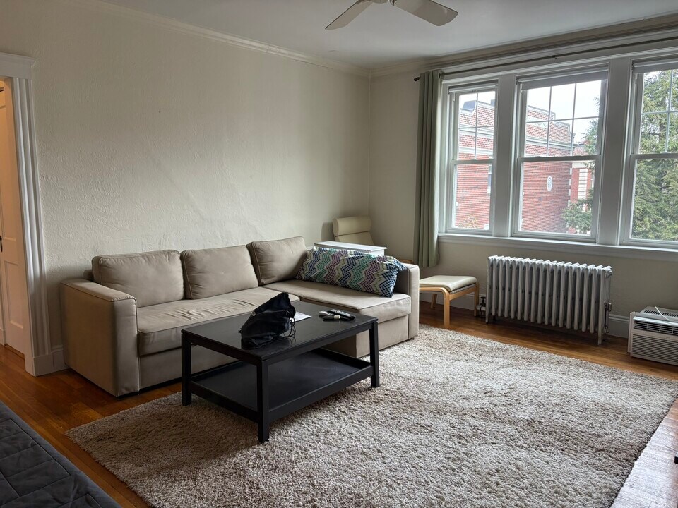 52 Babcock St, Unit 5 in Brookline, MA - Building Photo