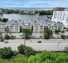 5501 NW 7th St in Miami, FL - Building Photo