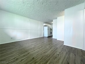 3215 Jeffcott St in Ft. Myers, FL - Building Photo - Building Photo