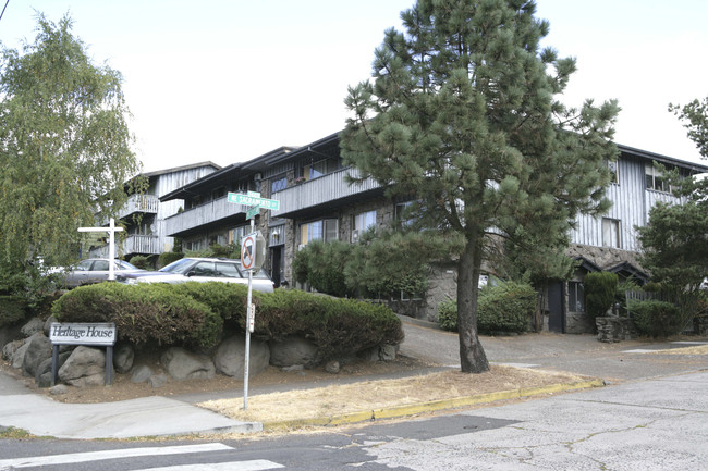 Sacramento Heights Condominium in Portland, OR - Building Photo - Building Photo