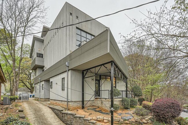 property at 1024 Hemphill Ave NW