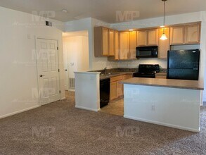 1977 Grays Peak Dr in Loveland, CO - Building Photo - Building Photo