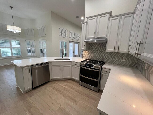 2436 Cimarrone Blvd