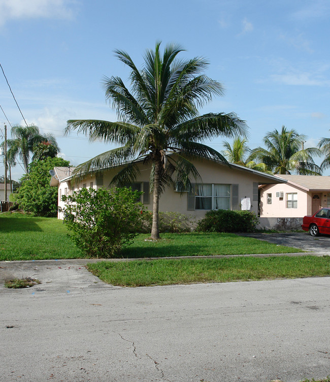 6560-6590 NW 20th Ct in Fort Lauderdale, FL - Building Photo - Building Photo