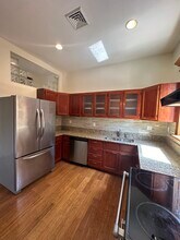 2329 W Grace St, Unit 3 in Richmond, VA - Foto de edificio - Building Photo