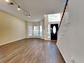 7988 Glenway Dr in Dallas, TX - Building Photo - Building Photo