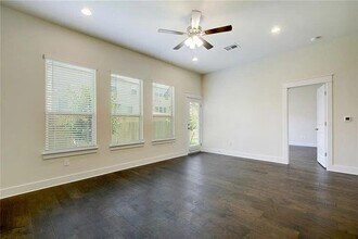 13501 Metric Blvd in Austin, TX - Building Photo - Building Photo