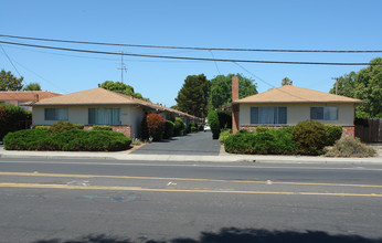 1360 Pomeroy Ave in Santa Clara, CA - Building Photo - Building Photo