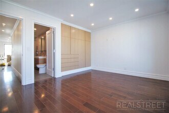 54 Van Dyke St in Brooklyn, NY - Building Photo - Building Photo