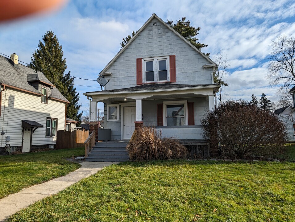 413 Cherry Ave in Niles, OH - Building Photo