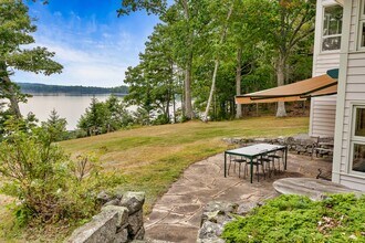 735 Mere Point Rd in Brunswick, ME - Building Photo - Building Photo