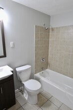 627 Beach St, Unit 2R in Revere, MA - Foto de edificio - Building Photo