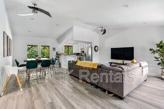 2184 E Powell Rd in Palm Springs, CA - Building Photo - Building Photo