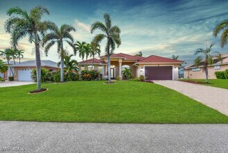 4022 SW 29th Ave in Cape Coral, FL - Building Photo - Building Photo