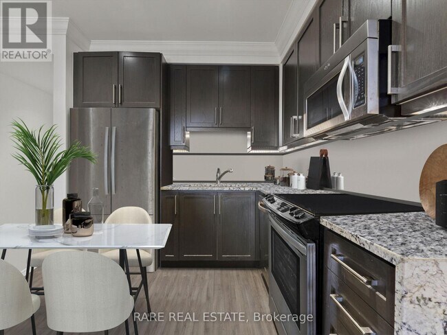3563 Lake Shore Blvd W in Toronto, ON - Building Photo - Building Photo