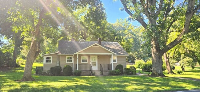 property at 2323 Spicewood Dr