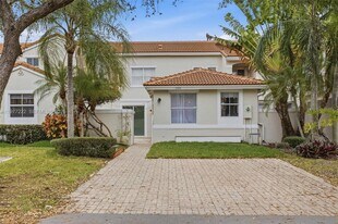 1755 Seagrape Way in Hollywood, FL - Building Photo