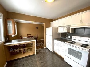 26 Little Wedeene St in Kitimat, BC - Building Photo - Building Photo