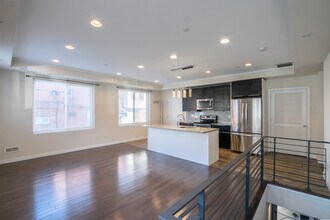 1827 S 20th St, Unit R1 in Philadelphia, PA - Foto de edificio - Building Photo