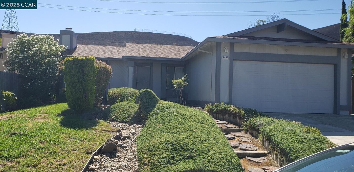 2265 Jacqueline Dr in Pittsburg, CA - Building Photo