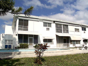 Coral Terrace in Miami, FL - Building Photo - Building Photo