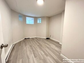 72 Hammond St, Unit #90 - 2 in Boston, MA - Foto de edificio - Building Photo