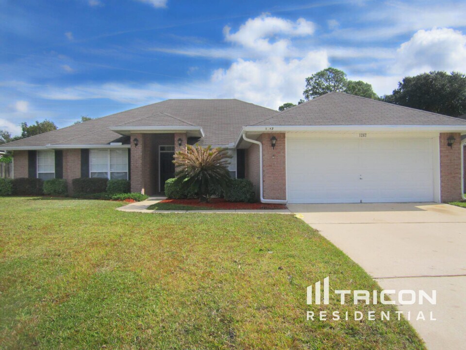 1267 Summit Oaks Dr E in Jacksonville, FL - Building Photo