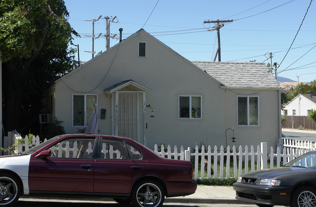 713 W 6th St in Antioch, CA - Building Photo - Building Photo