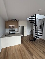 88 Jean-Talon Rue E in Montréal, QC - Building Photo