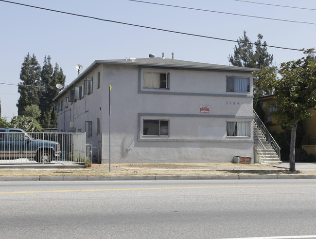 11847 Victory Blvd in North Hollywood, CA - Building Photo - Building Photo