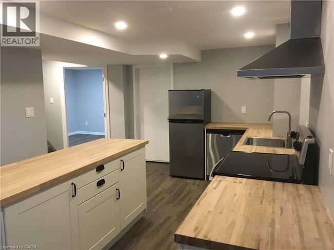property at 33 E 34th St