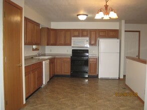 2126 NW 55th St in Lincoln, NE - Building Photo - Building Photo