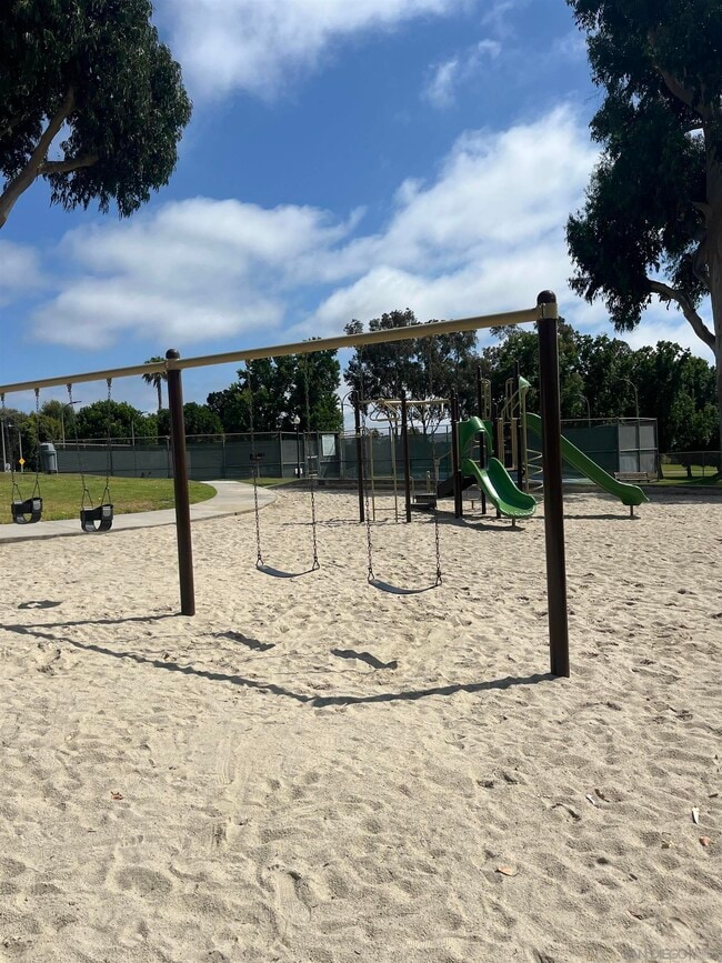 1933 Park Dale Ln in Encinitas, CA - Building Photo - Building Photo