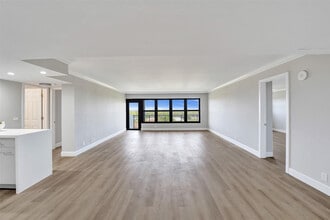 3200 Port Royale Dr N in Fort Lauderdale, FL - Foto de edificio - Building Photo