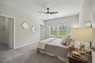 Burr Oak Commons in Delaware, OH - Foto de edificio - Building Photo
