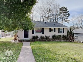 8757 Sunset Dr in Leeds, AL - Building Photo
