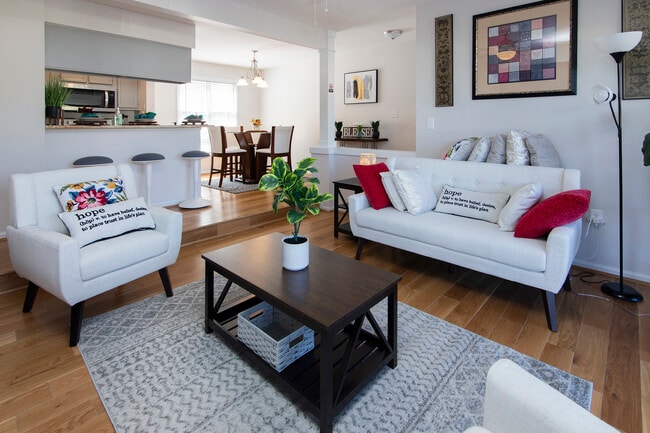 212 W 10th St, Unit 17 in Charlotte, NC - Foto de edificio - Building Photo