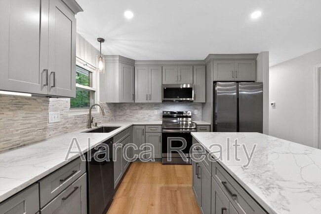 409 Robinson Ave in Matthews, NC - Building Photo - Building Photo