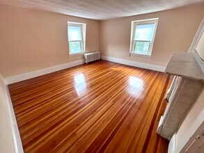 41 Mt Vernon St, Unit 3 in Somerville, MA - Building Photo - Building Photo