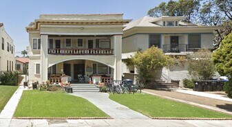 1181 W 30th St in Los Angeles, CA - Building Photo