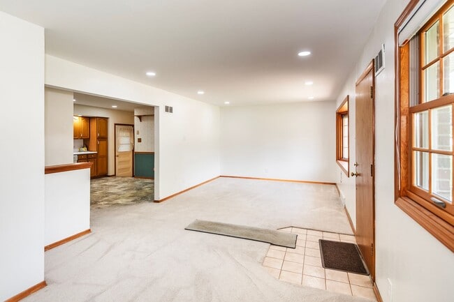 9553 Port Dr in Affton, MO - Building Photo - Building Photo