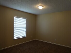 6685 Southern Oaks Dr in Jacksonville, FL - Building Photo - Building Photo