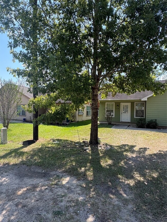 104 Lindley Dr in Willis, TX - Building Photo - Building Photo
