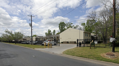 Forest Grand Apartments in Liberty, TX - Building Photo - Building Photo