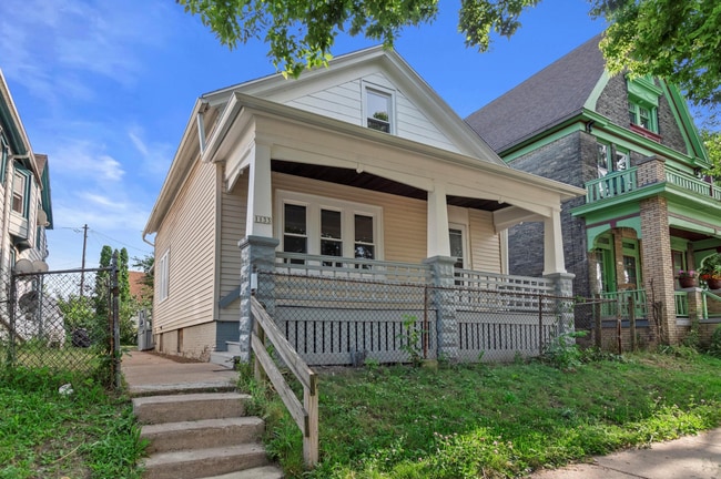 property at 1133 W Washington St