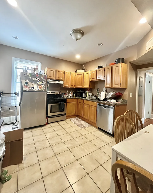 20 Fisher Ave, Unit 3 in Boston, MA - Building Photo - Building Photo
