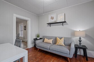 526 Hevey St in Manchester, NH - Building Photo - Building Photo