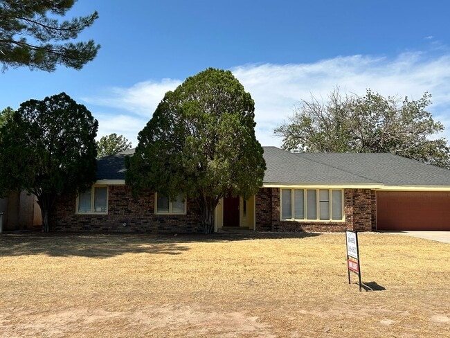 3712 N County Rd W in Odessa, TX - Building Photo - Building Photo