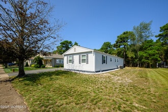 103 Troumaka St in Toms River, NJ - Building Photo - Building Photo